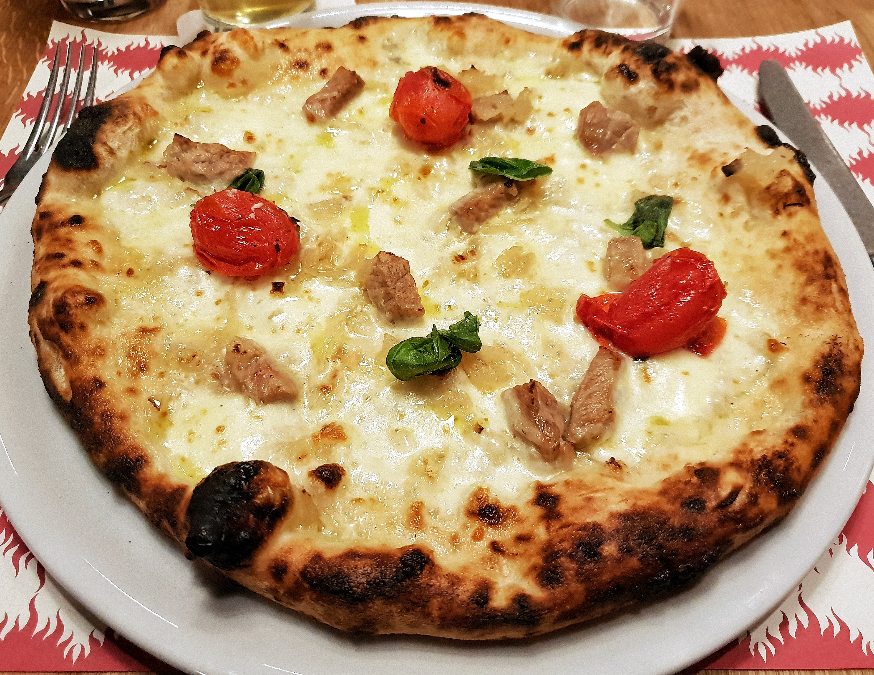 Pizza con Genovese napoletana